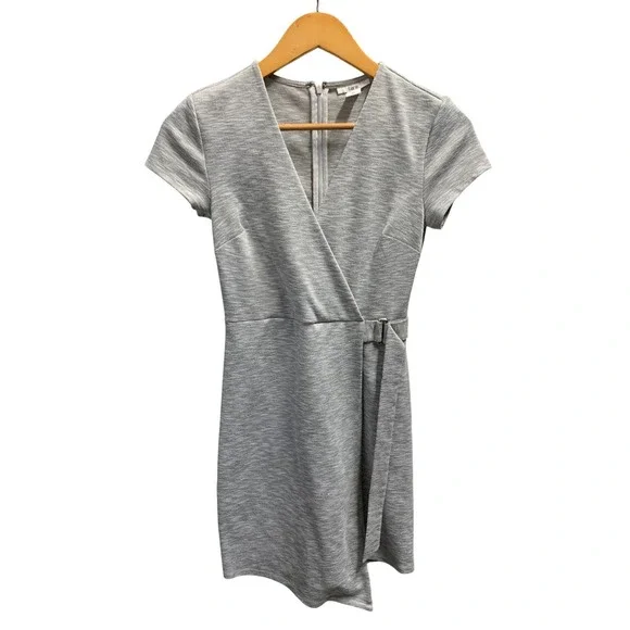 Bar III Womens Grey Heathered V-Neck Faux Wrap Buckle Mini Dress XS - Picture 1 of 5